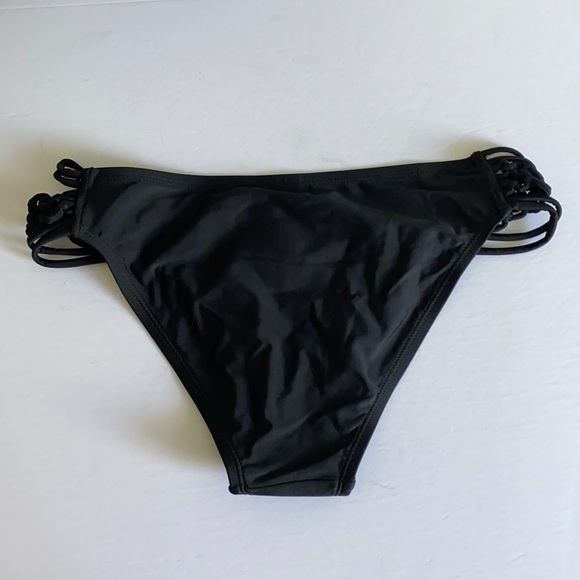 🆕 Black Bikini Bottoms…Cool side design NWT!!! - Picture 5 of 10